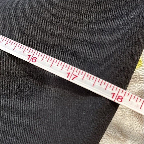 BCX black pencil skirt with button details and zipper - size 5 - Picture 10 of 11